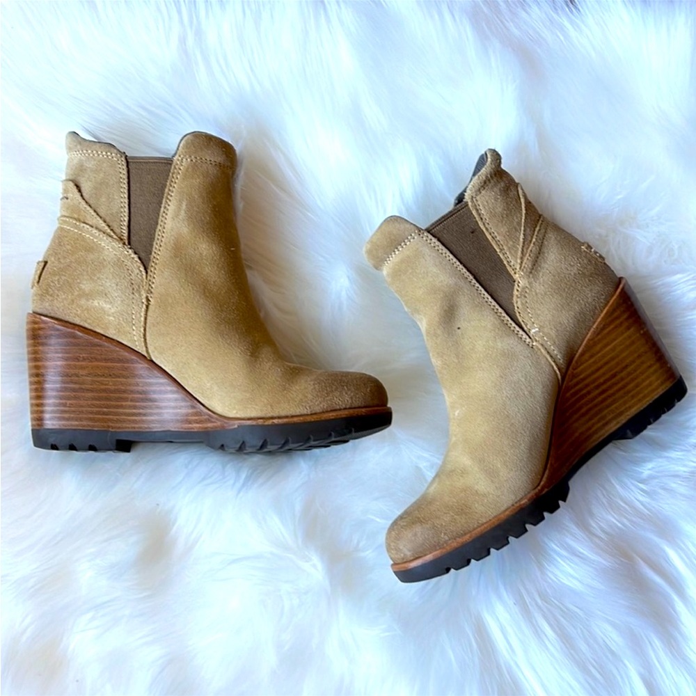 NWOT Sorel After Hours Chelsea Bootie